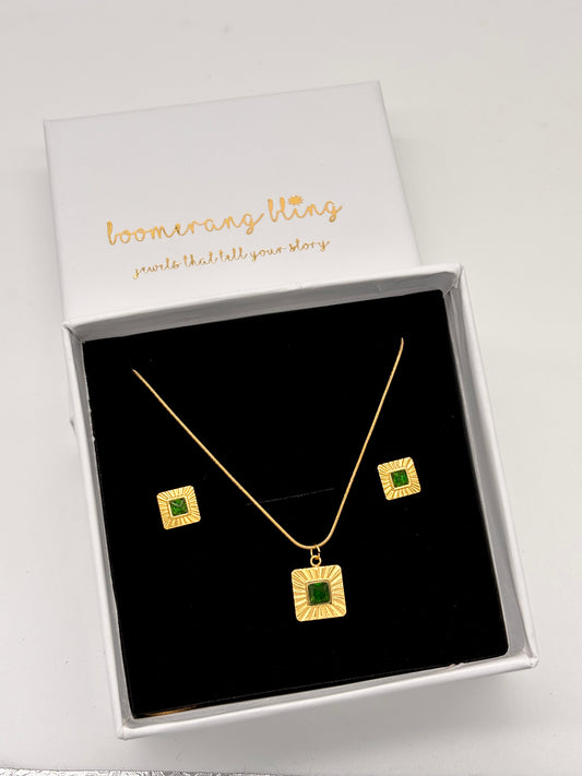 Green stone Pendant Set
